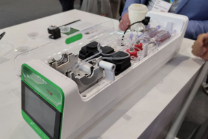 Un cerebro vivo cultivado en un chip jugó al DOOM