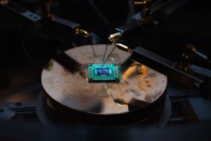 Chips con Arquitectura Vertical y el Primer Microchip de Seis Capas